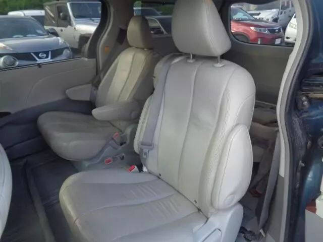 2012 Toyota Sienna XLE 8-Passenger