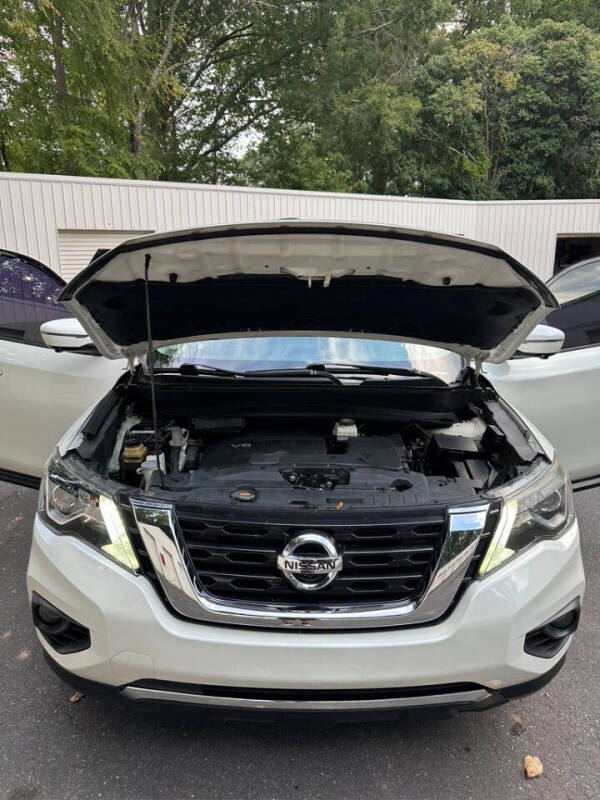 2017 Nissan Pathfinder Platinum