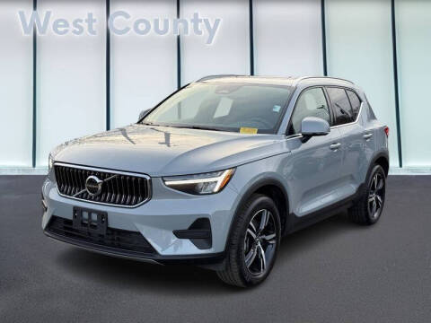 2025 Volvo XC40 B5 Core Bright Theme
