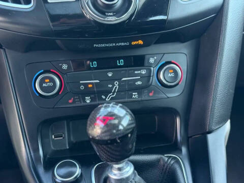 2017 Ford Focus ST