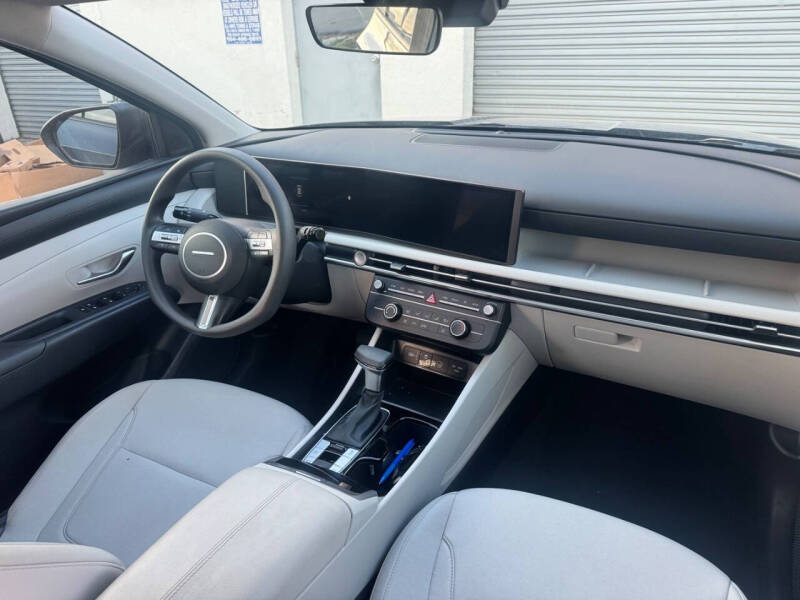 2025 Hyundai Tucson SE