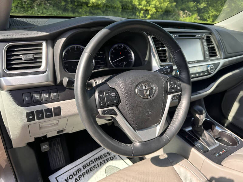 2018 Toyota Highlander Limited Platinum