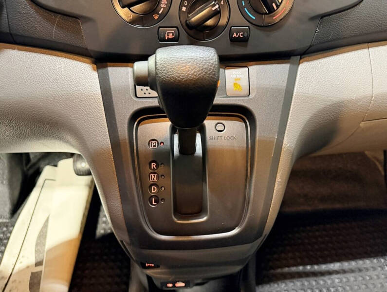 2021 Nissan NV200 SV