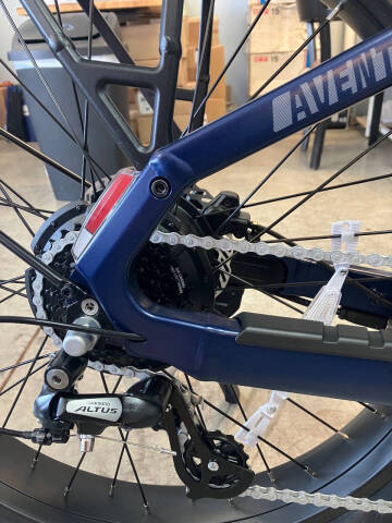 2025 Aventon  D35D3285