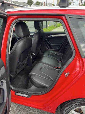 2011 Audi A4 2.0T quattro Avant Premium