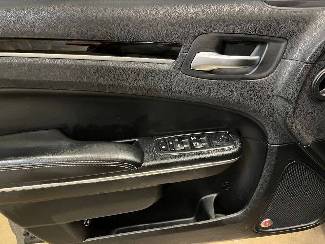 2017 Chrysler 300