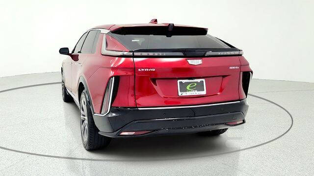 2024 Cadillac LYRIQ Luxury 1