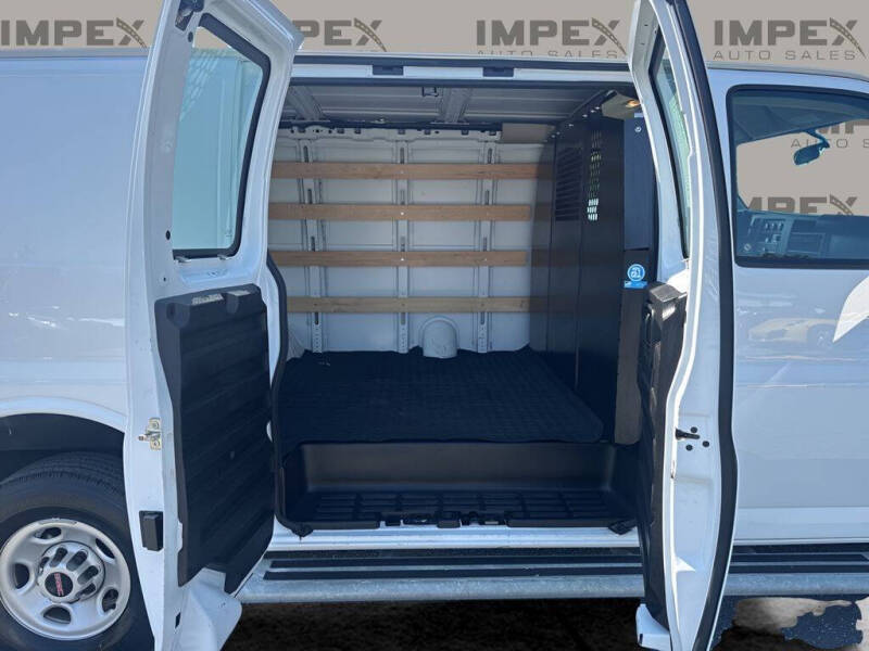 2023 GMC Savana 2500