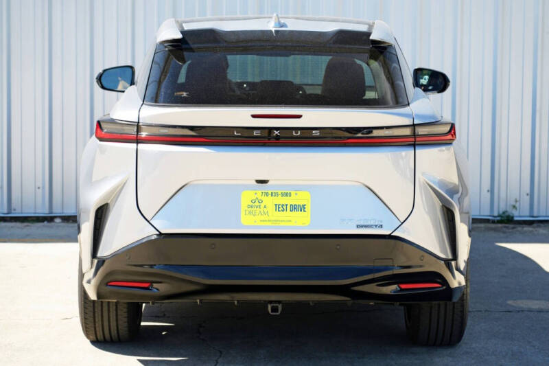 2023 Lexus RZ 450e Luxury