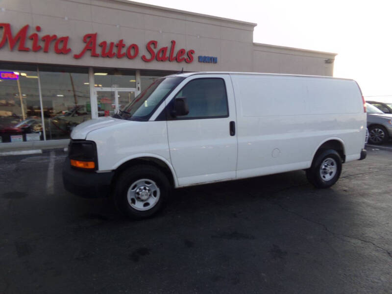 2015 Chevrolet Express Cargo Work Van's photo