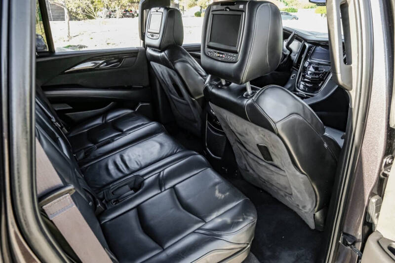 2016 Cadillac Escalade Platinum