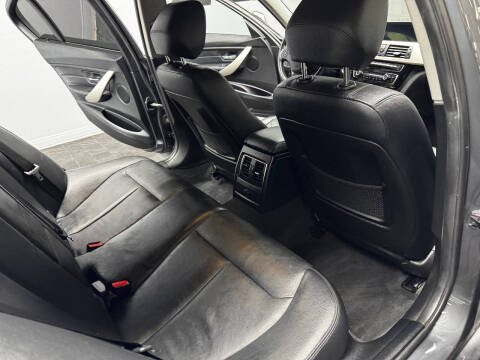 2018 BMW 3 Series 320i xDrive