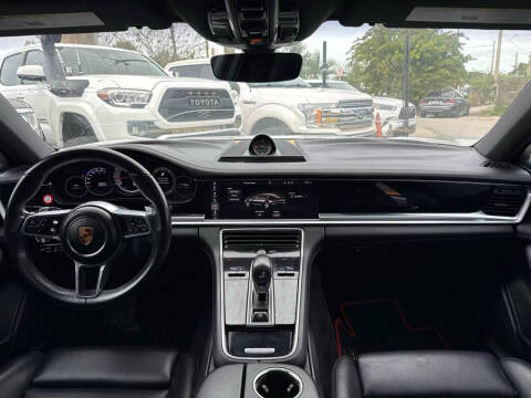2018 Porsche Panamera
