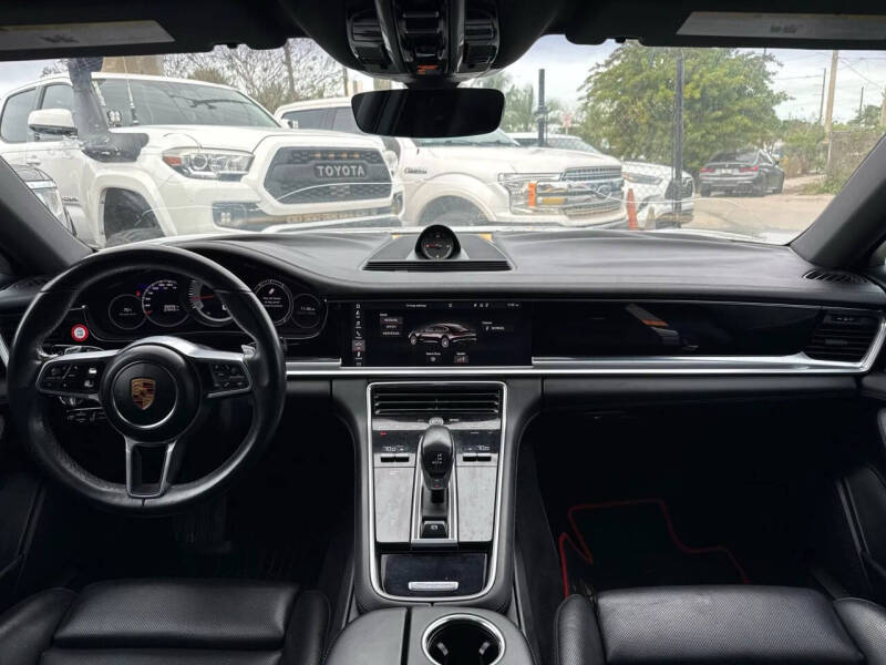 2018 Porsche Panamera