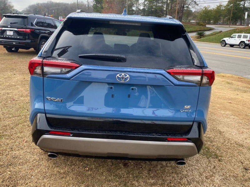 2025 Toyota RAV4 Hybrid SE