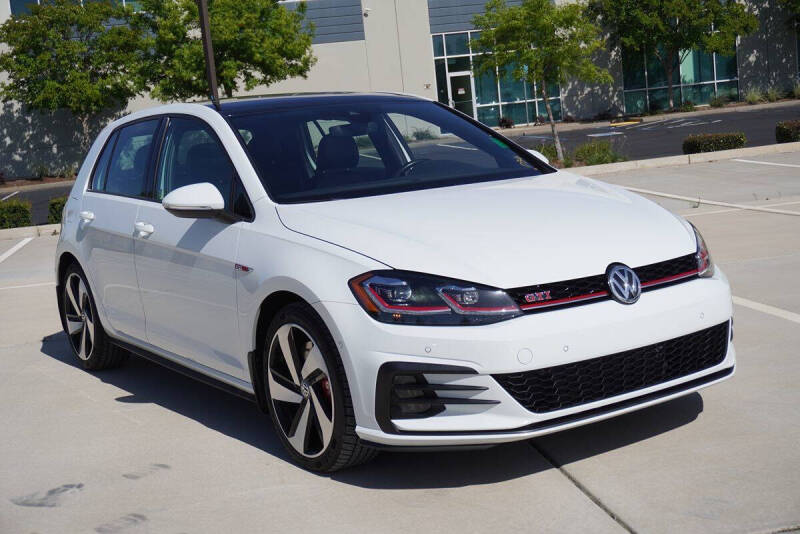 2019 Volkswagen Golf GTI SE