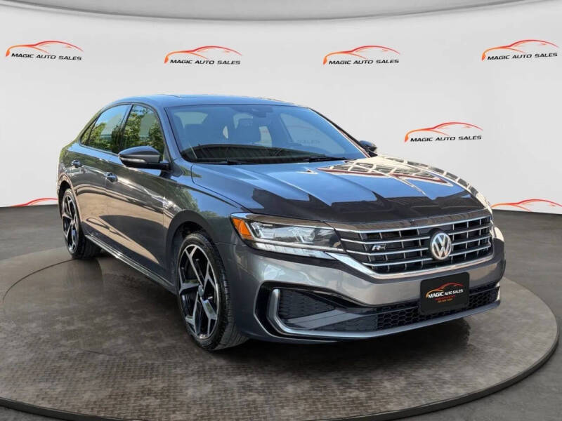2021 Volkswagen Passat R-Line