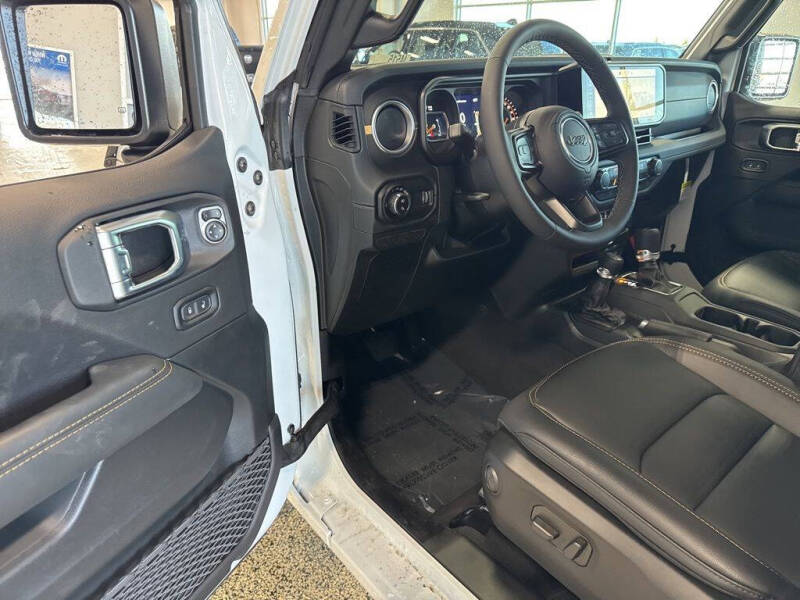 2026 Jeep Gladiator Sahara