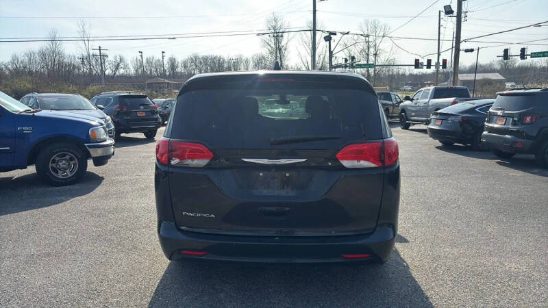 2017 Chrysler Pacifica LX