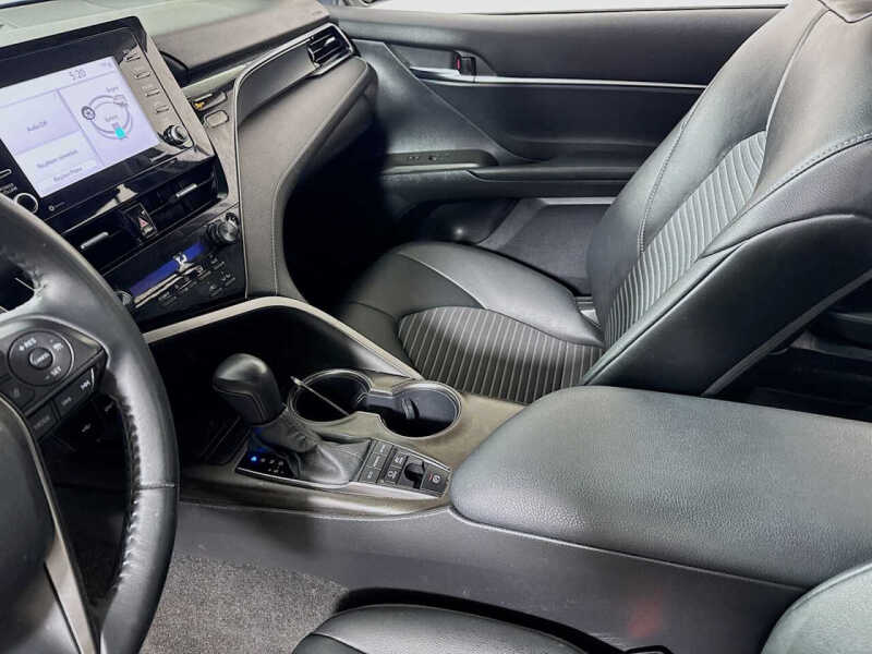 2022 Toyota Camry Hybrid SE Nightshade