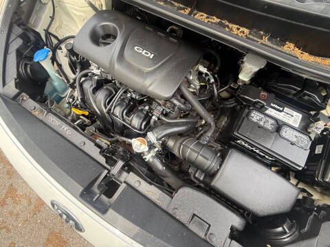 2016 Kia Rio 5-Door LX