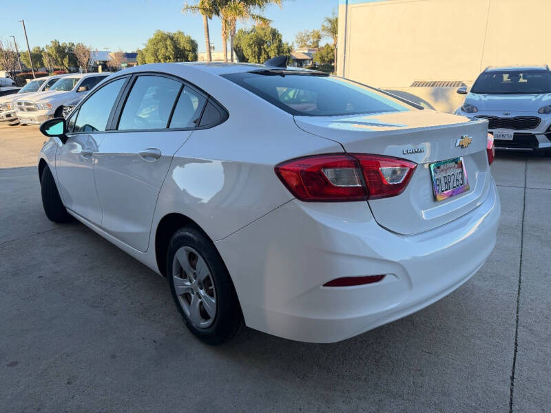 2018 Chevrolet Cruze LS Auto
