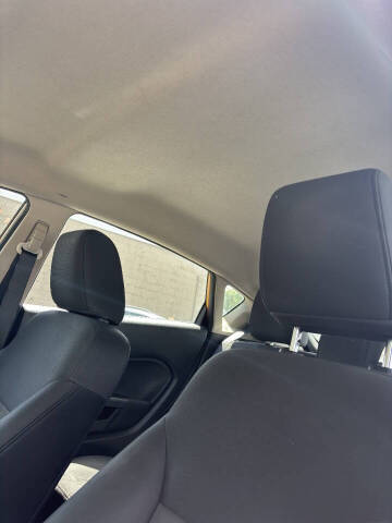 2011 Ford Fiesta SES