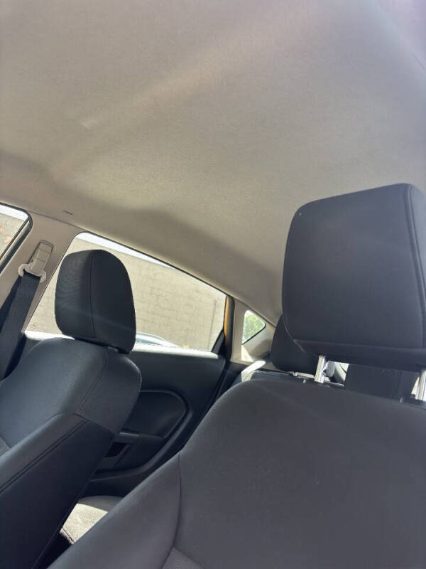2011 Ford Fiesta SES