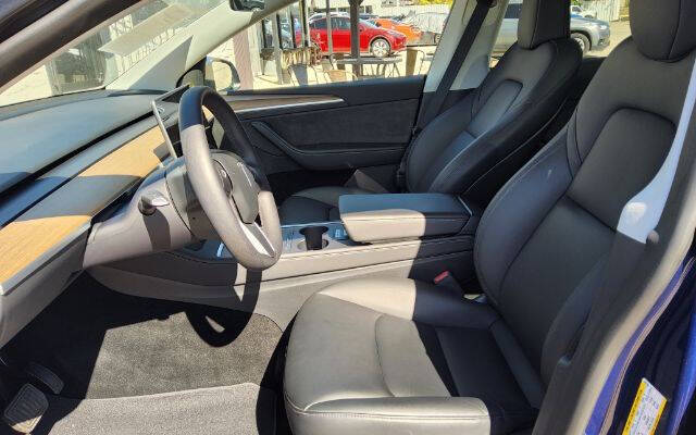 2023 Tesla Model Y Long Range's photo