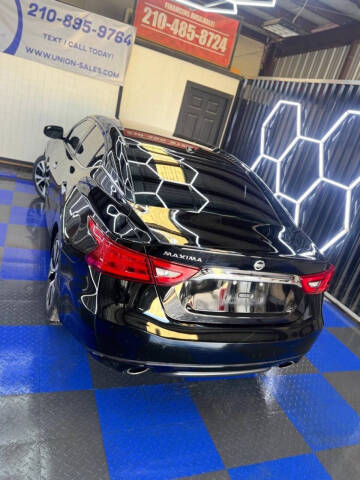 2017 Nissan Maxima
