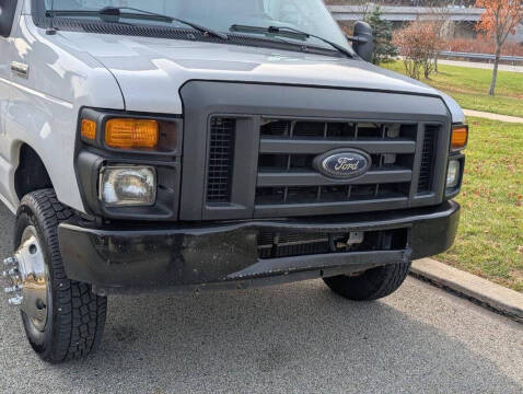 2017 Ford E-Series E-450 SD