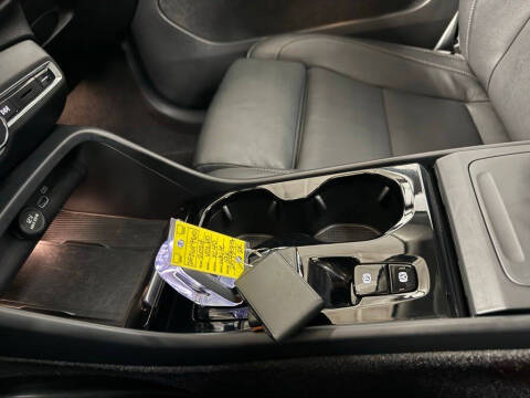 2024 Volvo XC40 B5 Plus Bright Theme