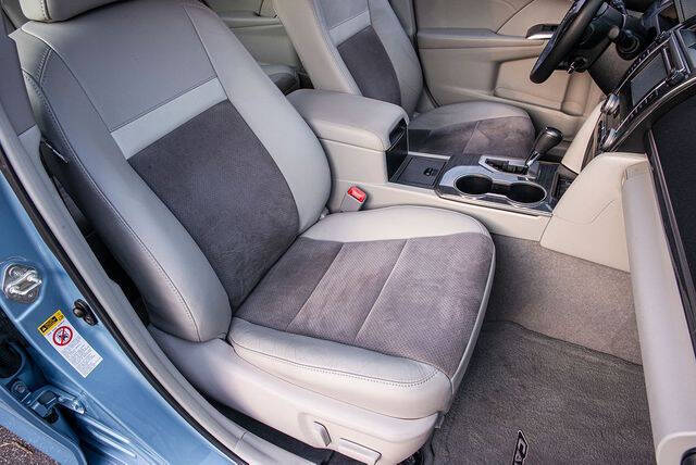 2013 Toyota Camry Hybrid XLE