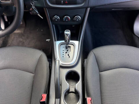 2012 Dodge Avenger SE