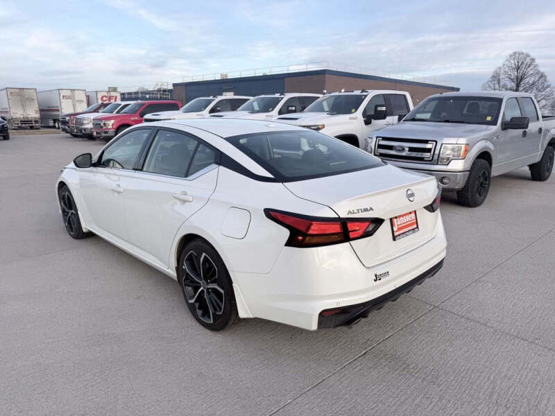 2024 Nissan Altima 2.5 SR