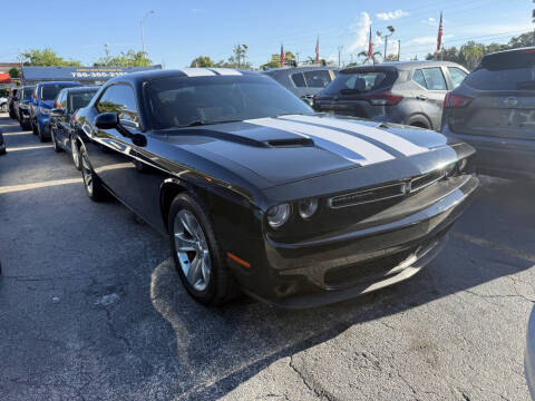 2016 Dodge Challenger SXT Plus