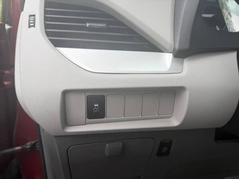 2019 Toyota Sienna LE 7-Passenger