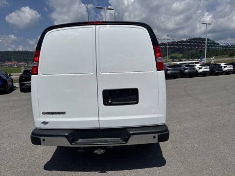 2025 Chevrolet Express 2500