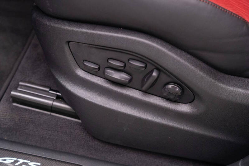 2025 Porsche Cayenne GTS