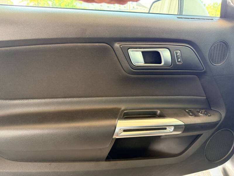 2021 Ford Mustang EcoBoost