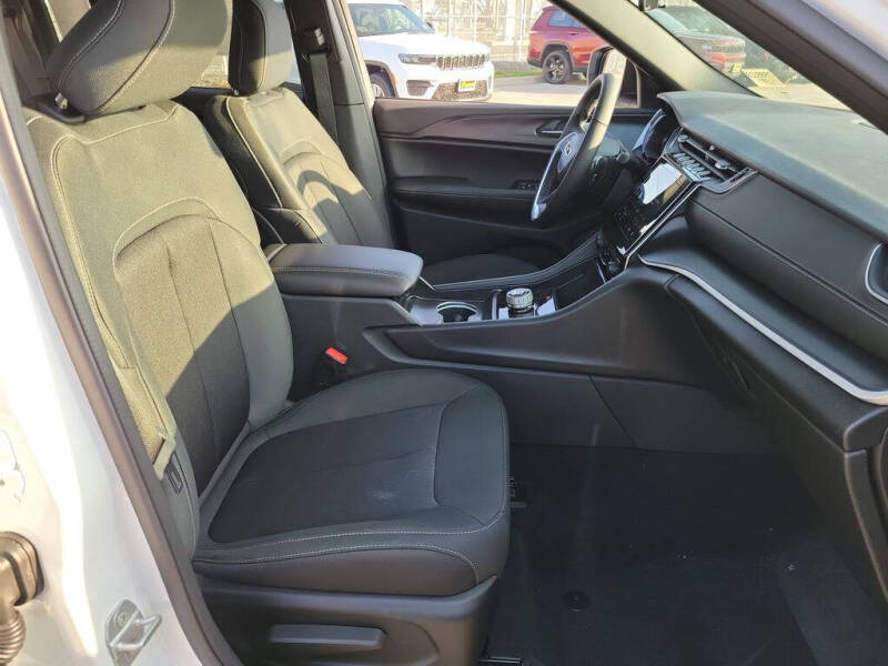 2025 Jeep Grand Cherokee Laredo X