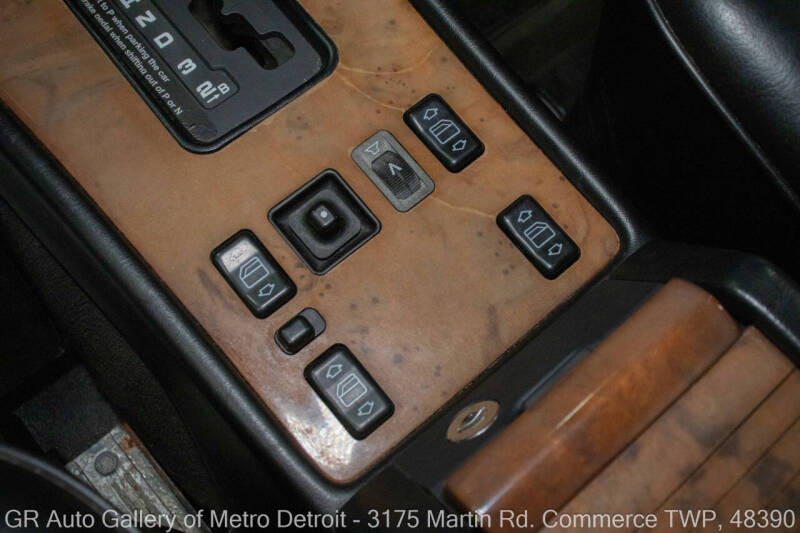 1989 Mercedes-Benz 560-Class 560 SEL