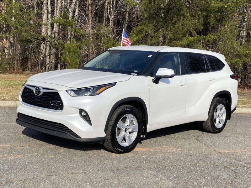 2023 Toyota Highlander LE