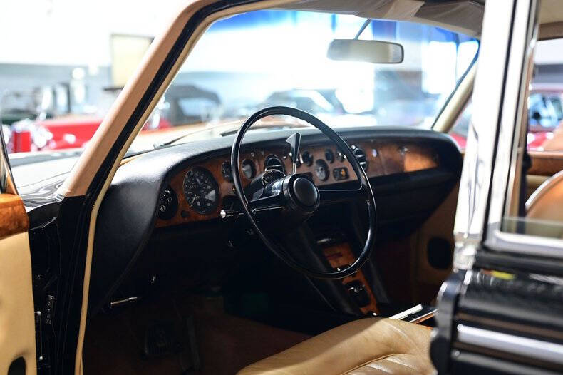 1972 Rolls-Royce SILVER CLOUD LWB