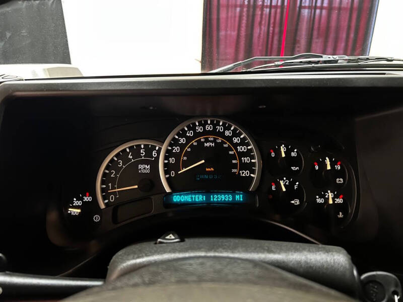 2005 HUMMER H2