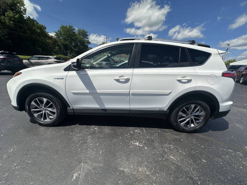 2017 Toyota RAV4 Hybrid XLE