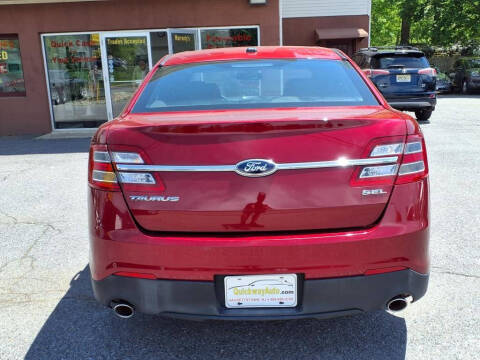 2014 Ford Taurus SEL