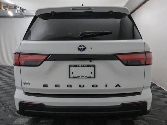 2024 Toyota Sequoia SR5