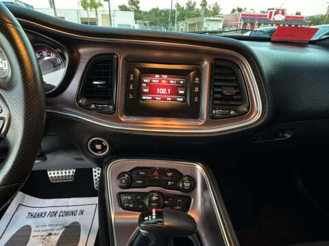 2017 Dodge Challenger SXT