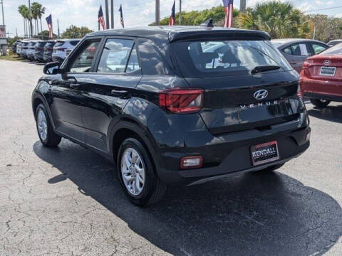 2022 Hyundai Venue SE